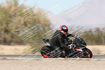 media/Dec-01-2025-Moto Forza (Mon) [[2daa91e15f]]/2-Intermediate Group/Session 3 (Turn 7 Inside Pans)/